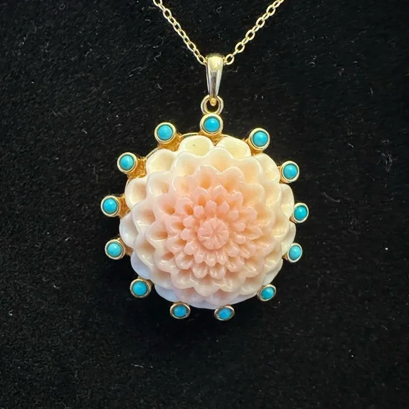 Carved Pink Conch Shell and Sleeping Beauty Turquoise Pendant and Earrings - Picture 4 of 5